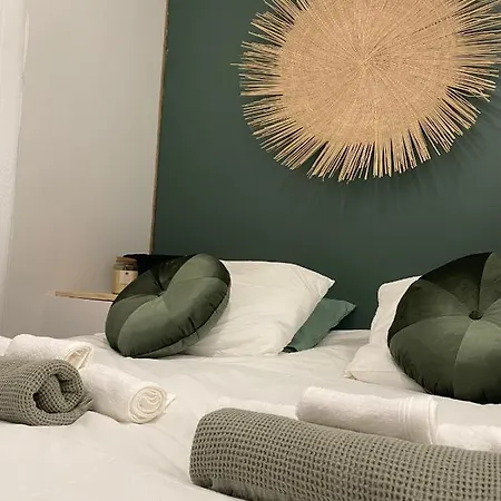 Hyper Centre Apartment